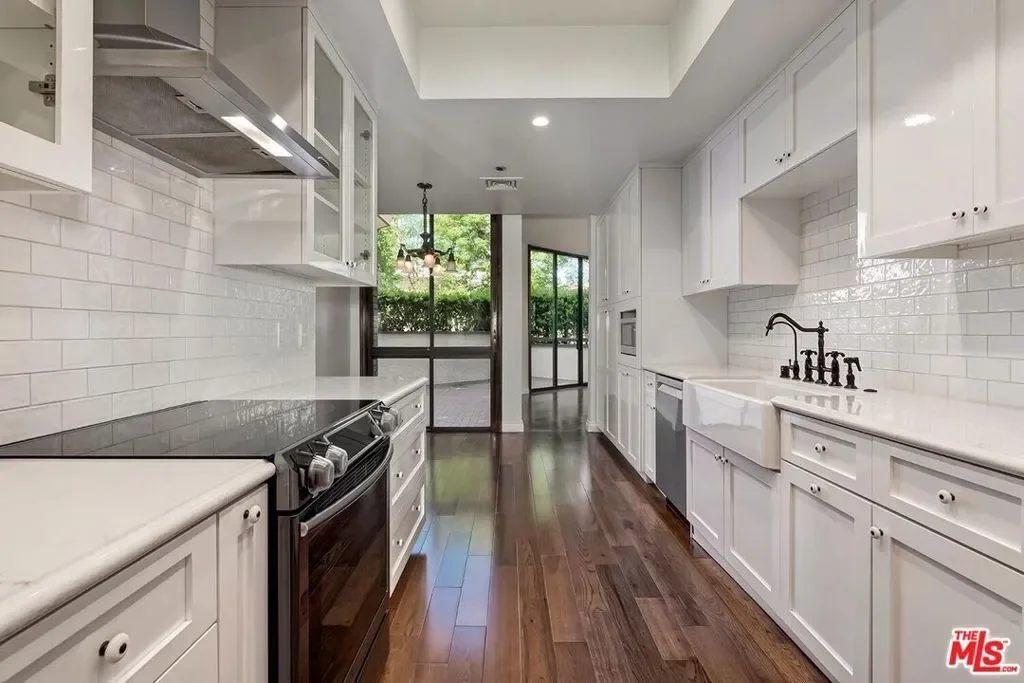 300 N Swall Drive 106, Beverly Hills, California, United States. - Photo 3