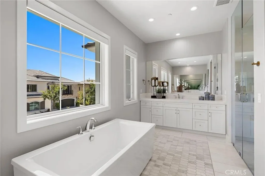 93 Interstellar, Irvine, California, United States. - Photo 38