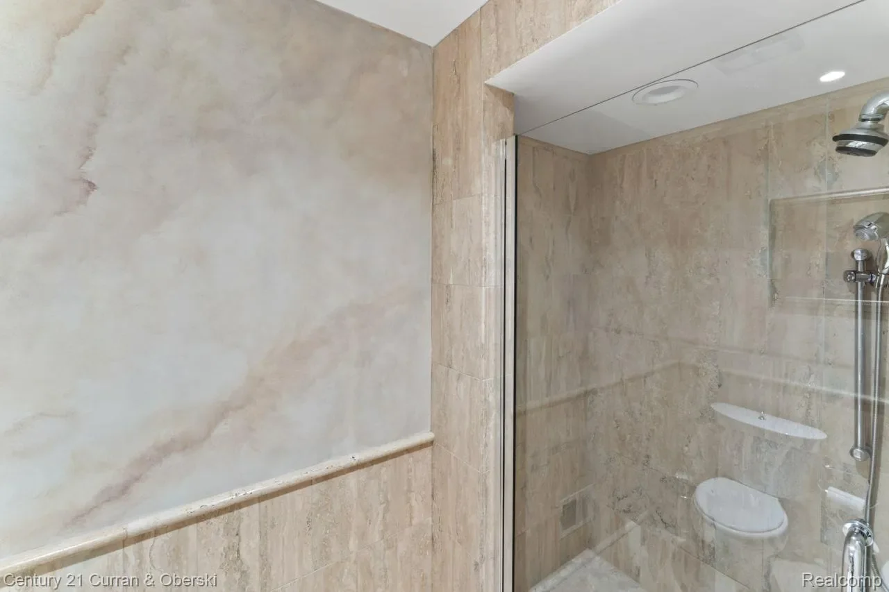 26155 Timber Trail, Dearborn Heights, MI 48127, Dearborn, Michigan, United States. - Photo 33