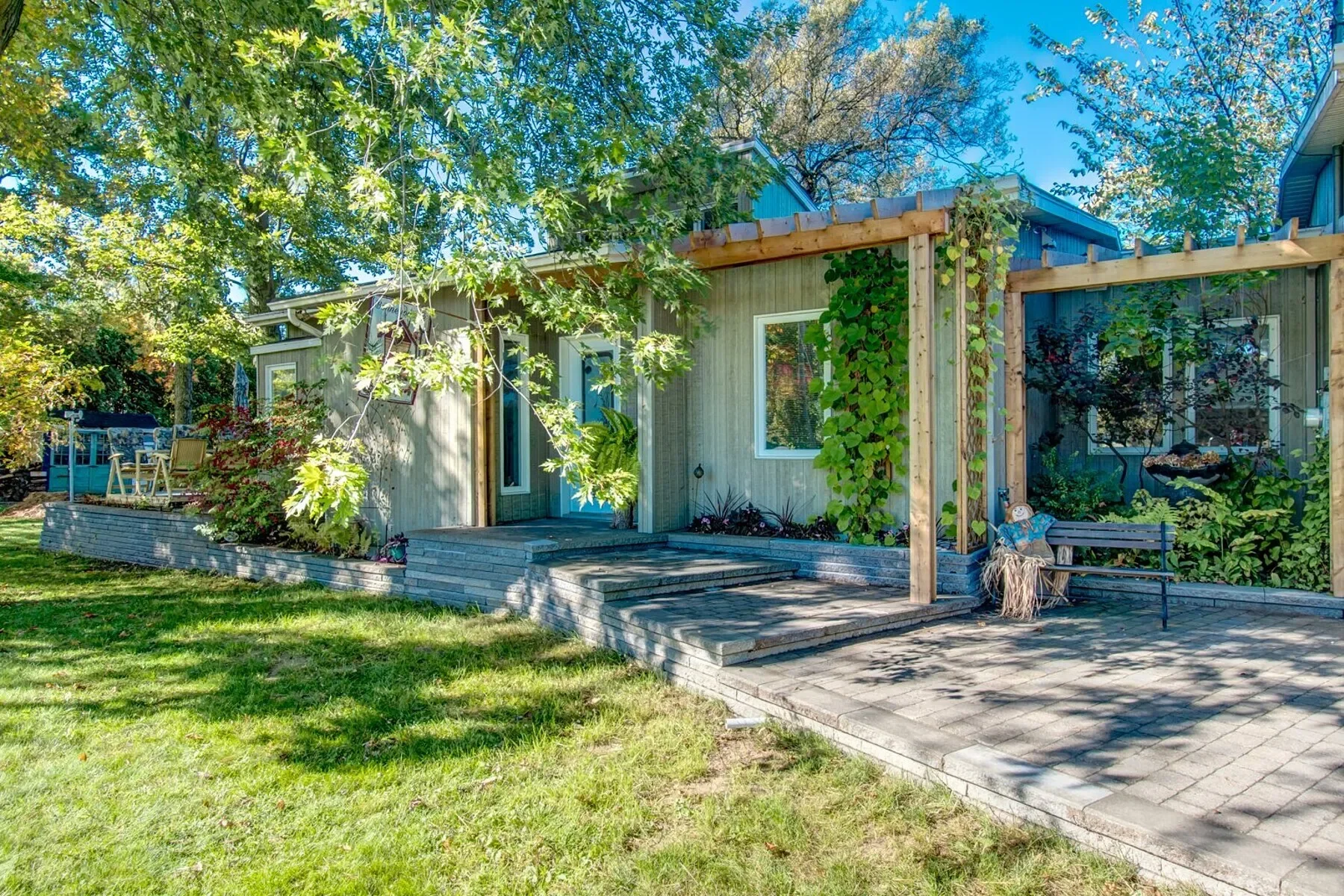 Exterior photo 7