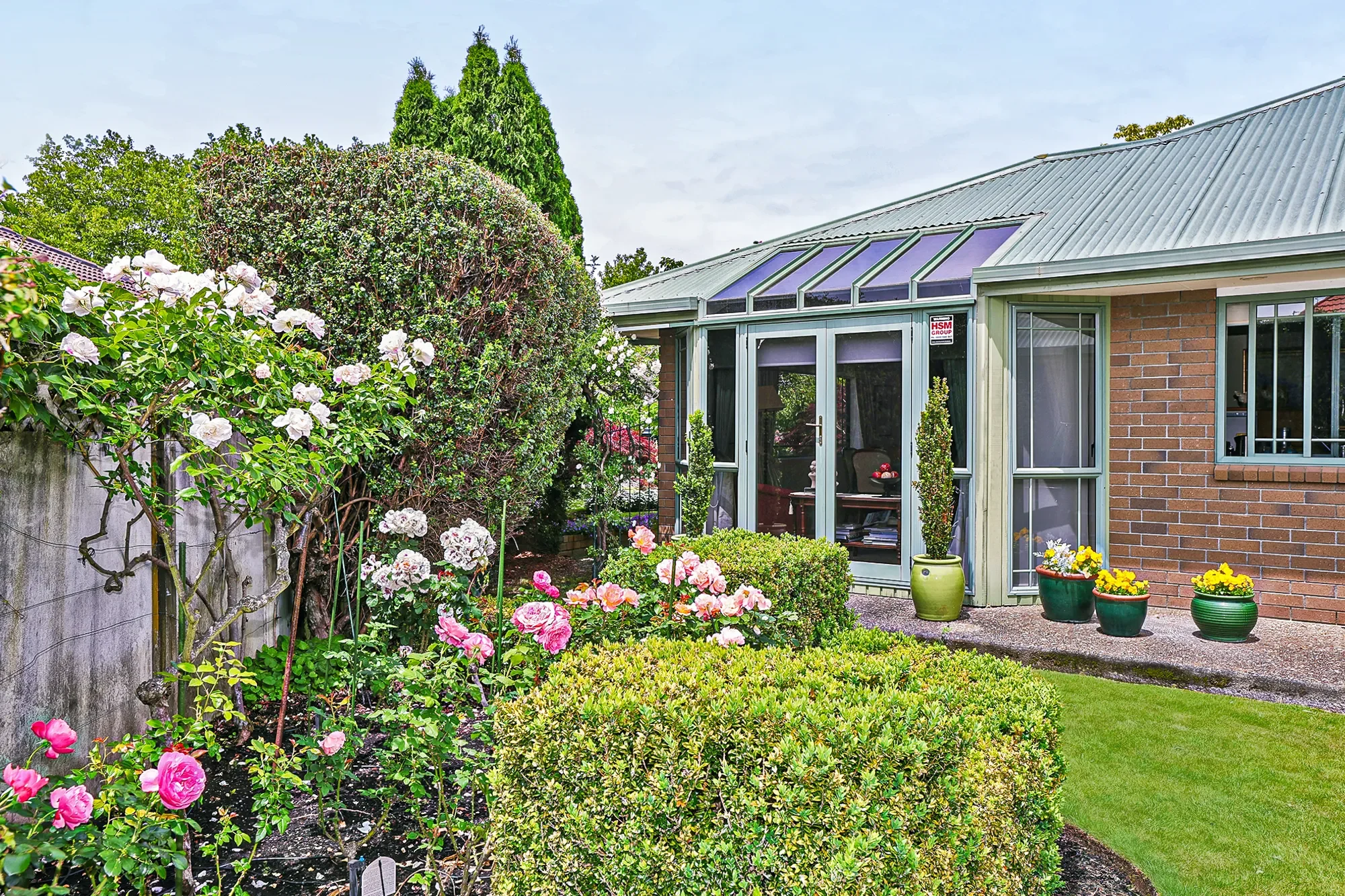 Exterior photo 3