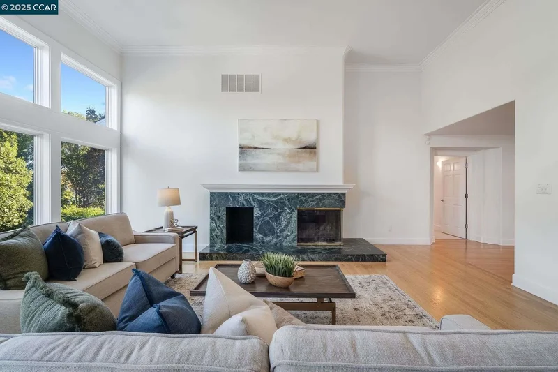 33 Altamount Drive, Orinda, California, United States. - Photo 4