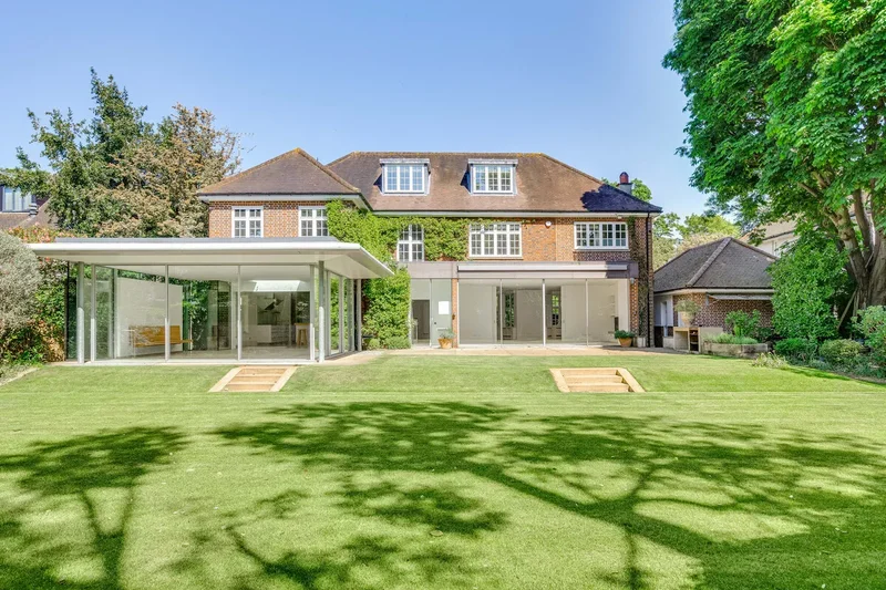 Longwood Drive, London, SW15