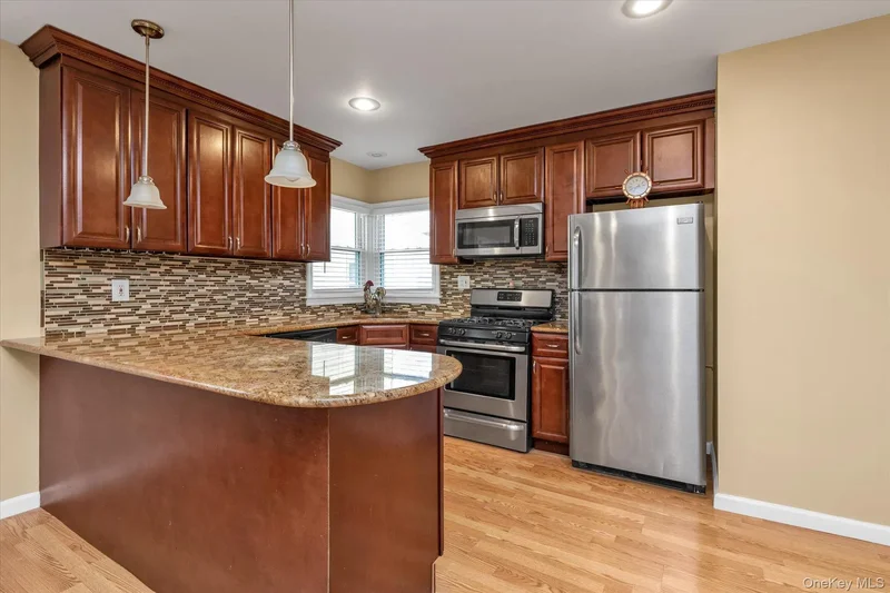 31 Piave Terrace, Lindenhurst, New York, United States. - Photo 9