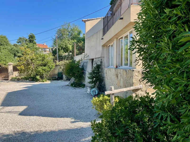 Berre-les-Alpes, Provence-Alpes-Côte d'Azur, France. - Photo 10