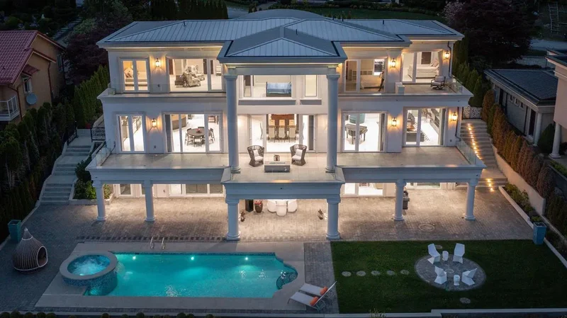 Unobstructed Panoramic Views
