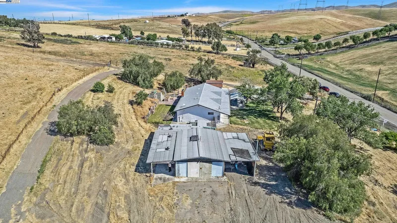 16881 N Midway Rd, Tracy, California, United States. - Photo 22