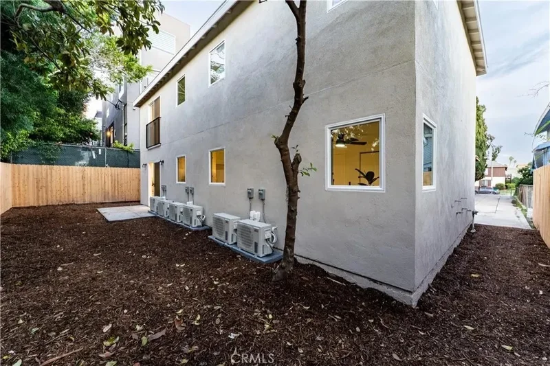 1189 Crenshaw Boulevard, Los Angeles, California, United States. - Photo 28
