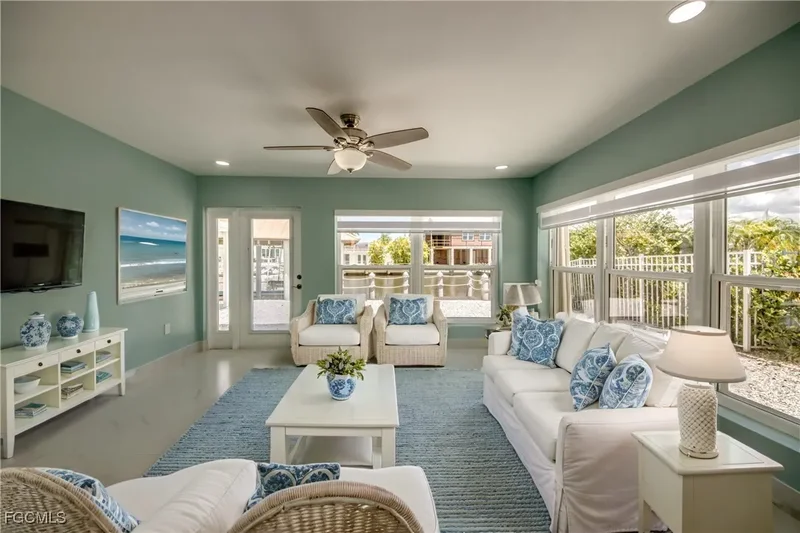 107 Albatross Street, Fort Myers Beach, FL 33931, Fort Myers Beach, Florida, United States. - Photo 19