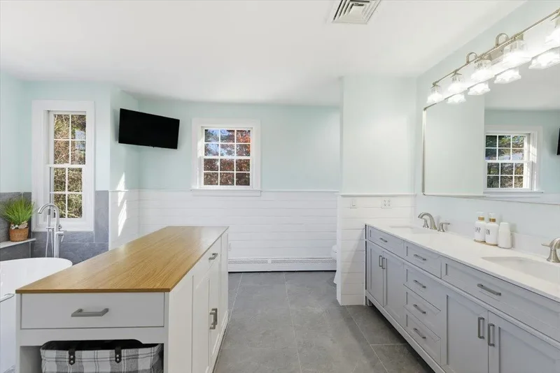 6 Louis Avenue, Sagamore, MA 02561, Bourne, Massachusetts, United States. - Photo 54