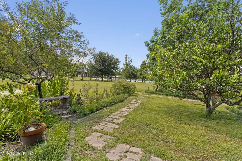 1099 Campbell Drive, Biloxi, MS 39532, Biloxi, Mississippi, United States. - Photo 54