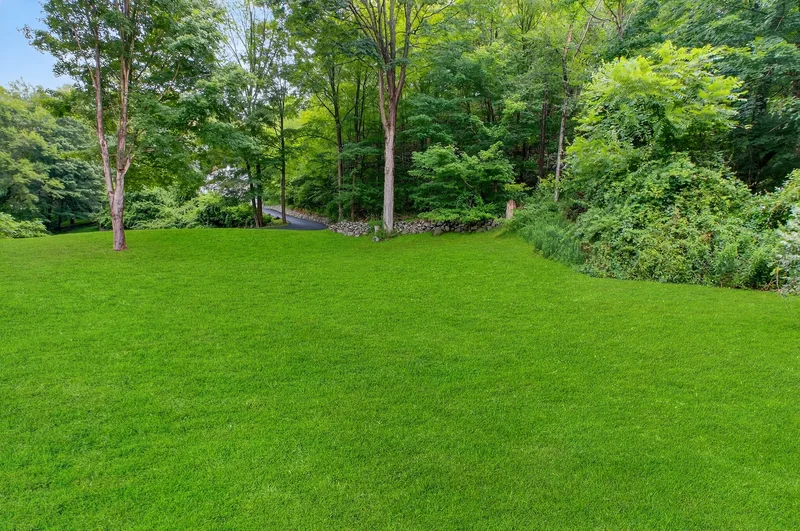 35 Poverty Hollow Road, Newtown, CT 06470, Newtown, Connecticut, United States. - Photo 33