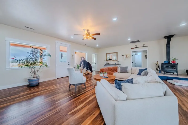 7395 N Johnson Canyon Road, Kanab, Utah, United States. - Photo 5