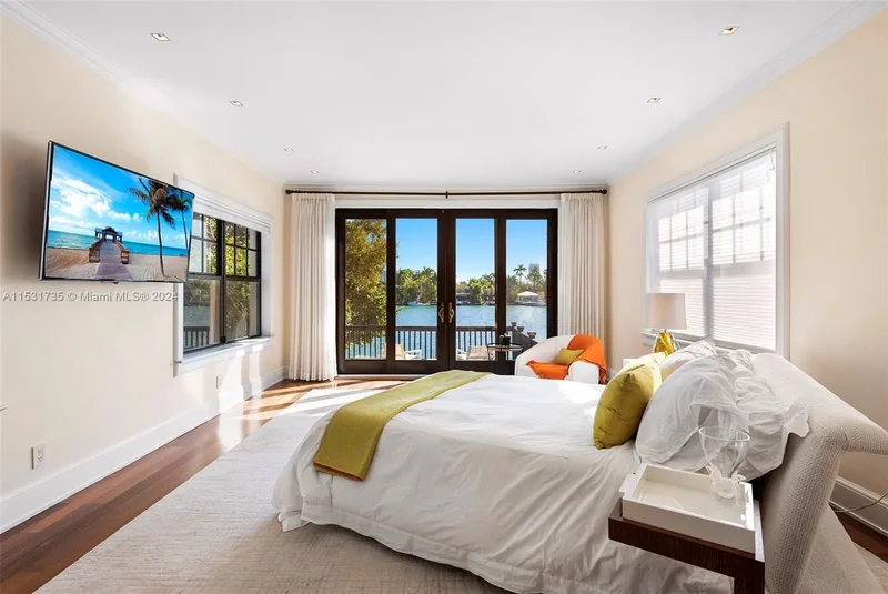 527 E Dilido Dr, Miami Beach, Florida, United States. - Photo 30