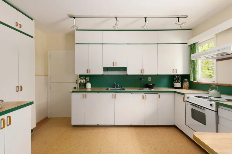 4138 W 13th Avenue, Vancouver, British Columbia, Canada. - Photo 3