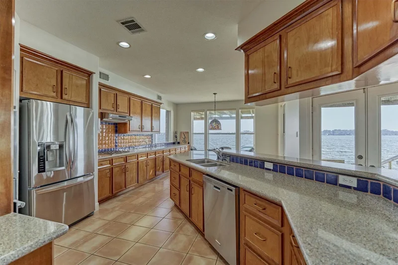 84 Waterford Way, Montgomery, TX 77356, Montgomery, Texas, United States. - Photo 11