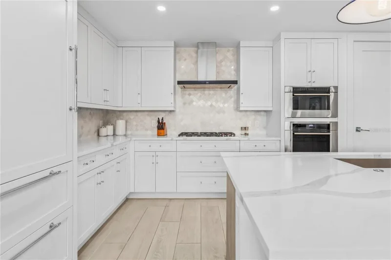 1035 SEASIDE DRIVE #404, Siesta Key, Florida, United States. - Photo 6