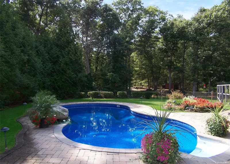 116 Raynor Road, Ridge, NY 11961, Ridge, New York, United States. - Photo 5