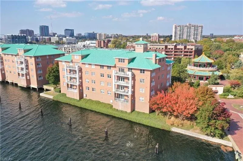 301 Brooke Avenue, Norfolk, Virginia, United States. - Photo 35