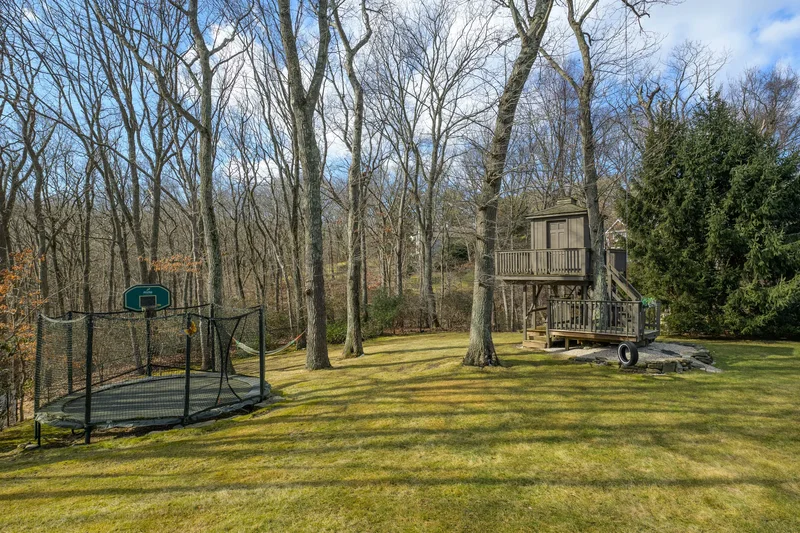 121 Laurel Lane , Syosset, NY 11791, Syosset, New York, United States. - Photo 12