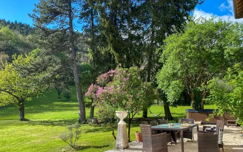 Valserhône, Auvergne-Rhône-Alpes, France. - Photo 20