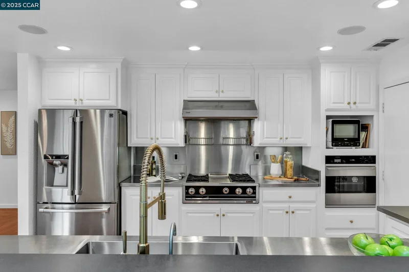 1015 Pleasant Valley Dr, Pleasant Hill, California, United States. - Photo 49