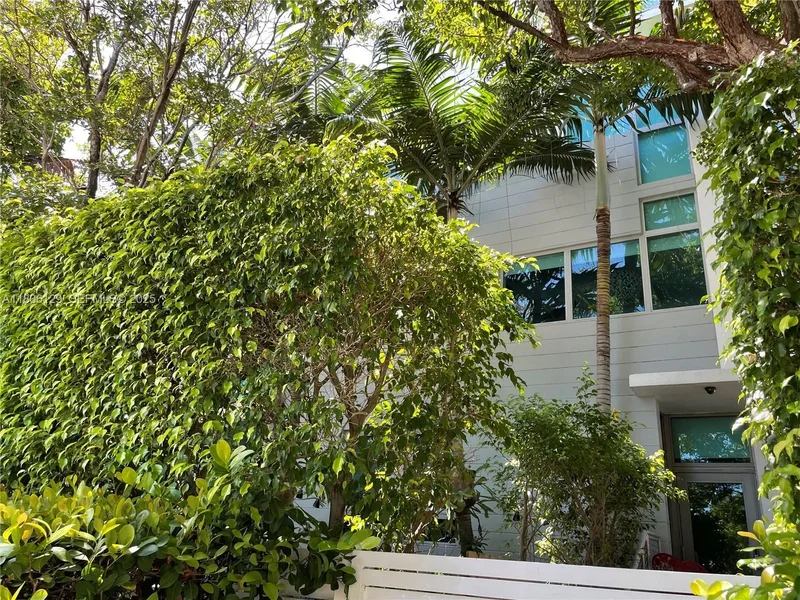 734 Michigan Ave 6, Miami Beach, Florida, United States. - Photo 8