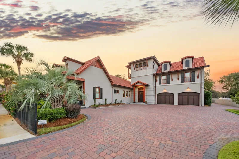Miramar Beach, Florida, United States. - Photo 70