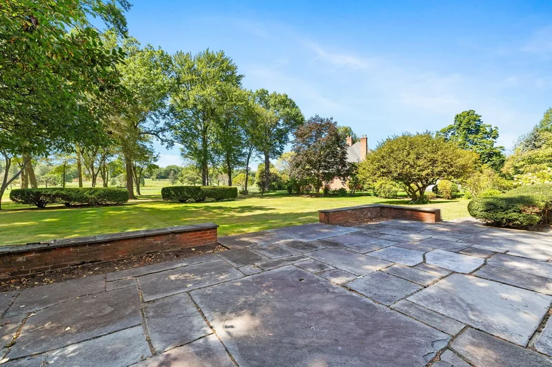 111 Bloomfield Avenue, West Hartford, CT, 06105, USA, Hartford, Connecticut, United States. - Photo 15