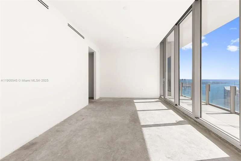 300 Biscayne Boulevard Wa, #5201E, Miami, FL, 33131, USA, Miami, Florida, United States. - Photo 34