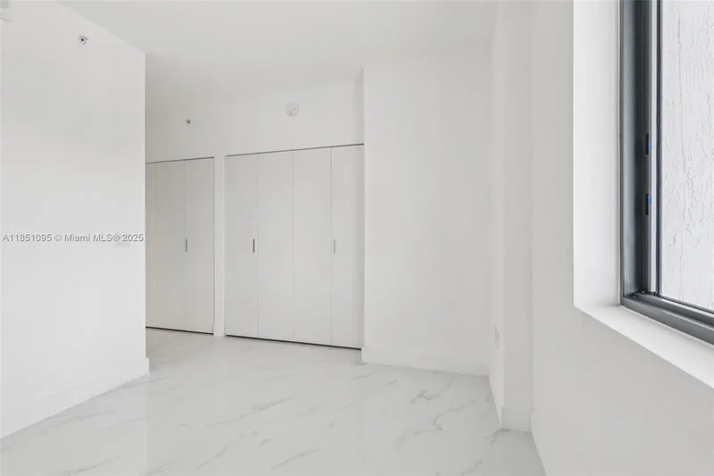 700 NE 24th St 806, Miami, Florida, United States. - Photo 18