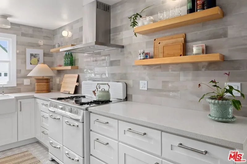 4654 Denny Ave, Los Angeles, California, United States. - Photo 20