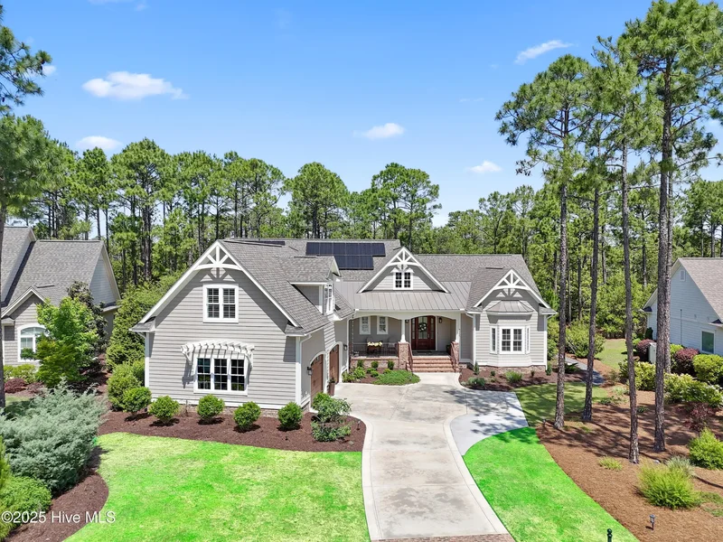 Single Family Residence in Southport