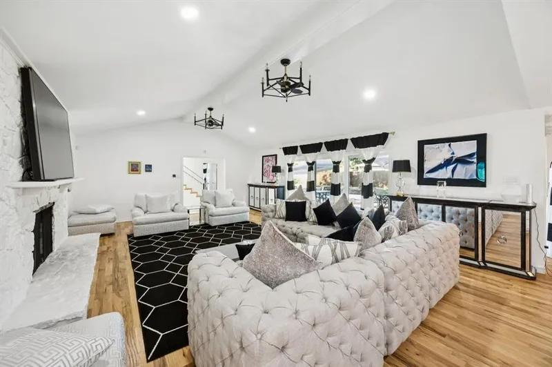 11212 Inwood Road, Dallas, Texas, United States. - Photo 11