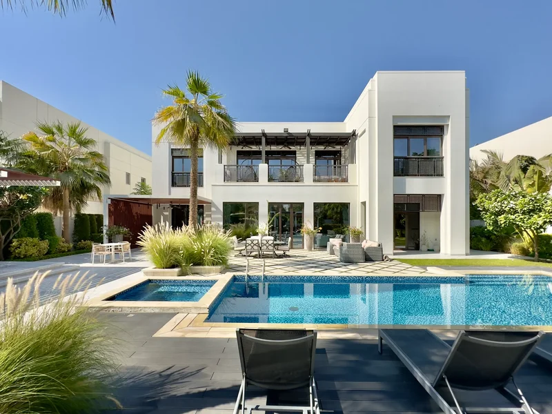 Stunning 6-Bedrooms + Maids + Driver | Single Row | Two Huge Storage Rooms | Vacant on Transfer