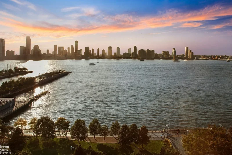 WEST STREET, New York, New York, United States. - Photo 22