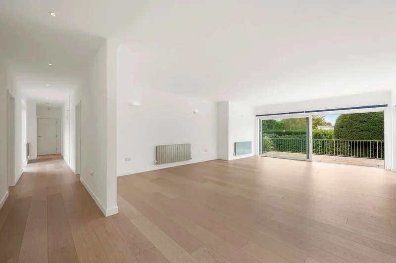 Fitzgeorge Avenue, New Malden, England, United Kingdom. - Photo 9