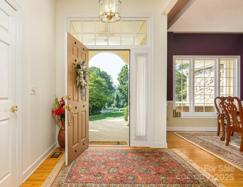 100 Bayberry Way, Hendersonville, NC 28739, Laurel Park, North Carolina, United States. - Photo 32
