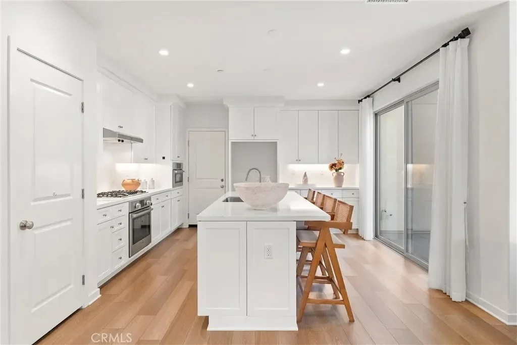 136 Newburry, Irvine, California, United States. - Photo 9