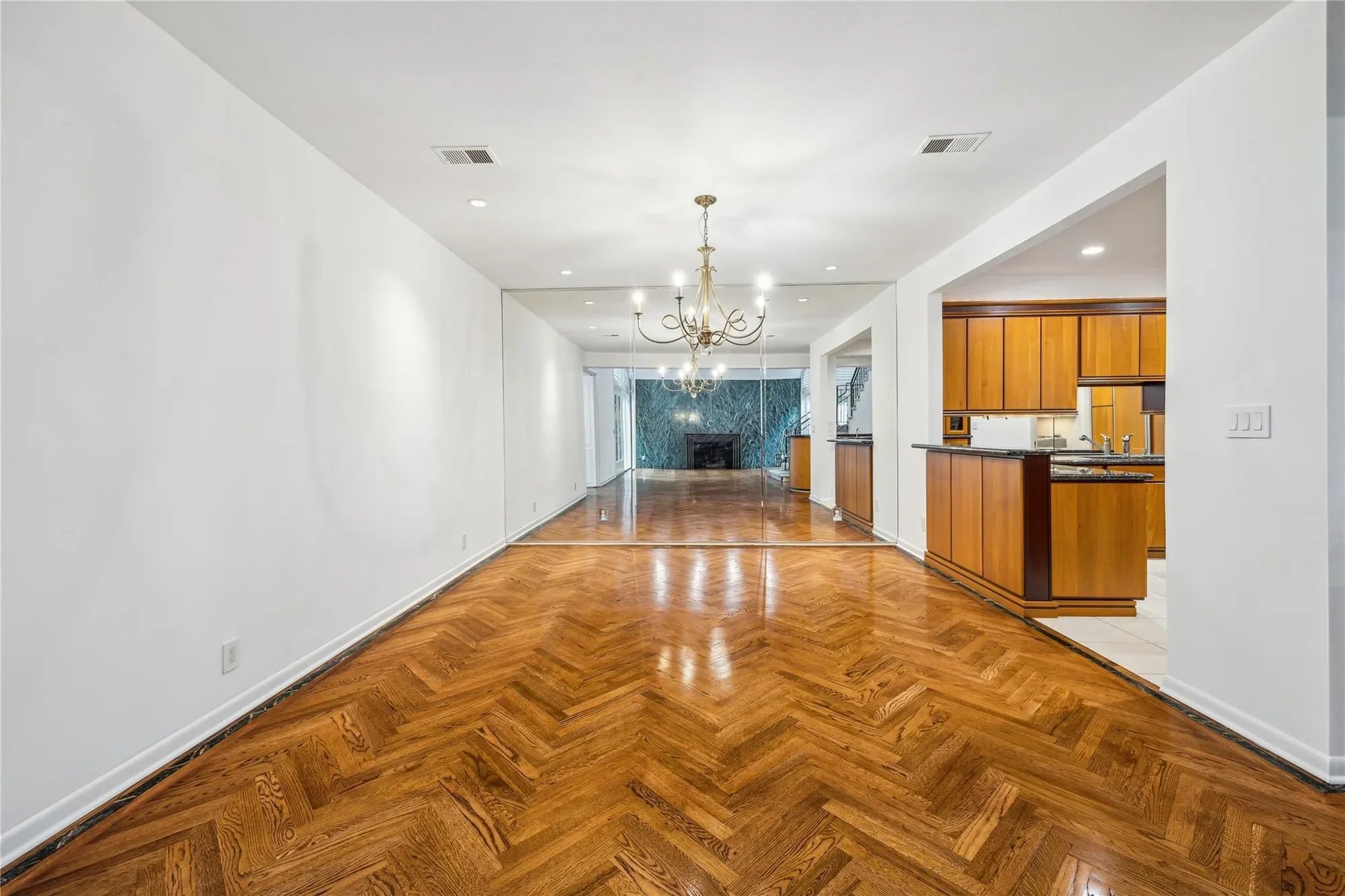 4 River Hollow Lane, Houston, Texas, United States. - Photo 1