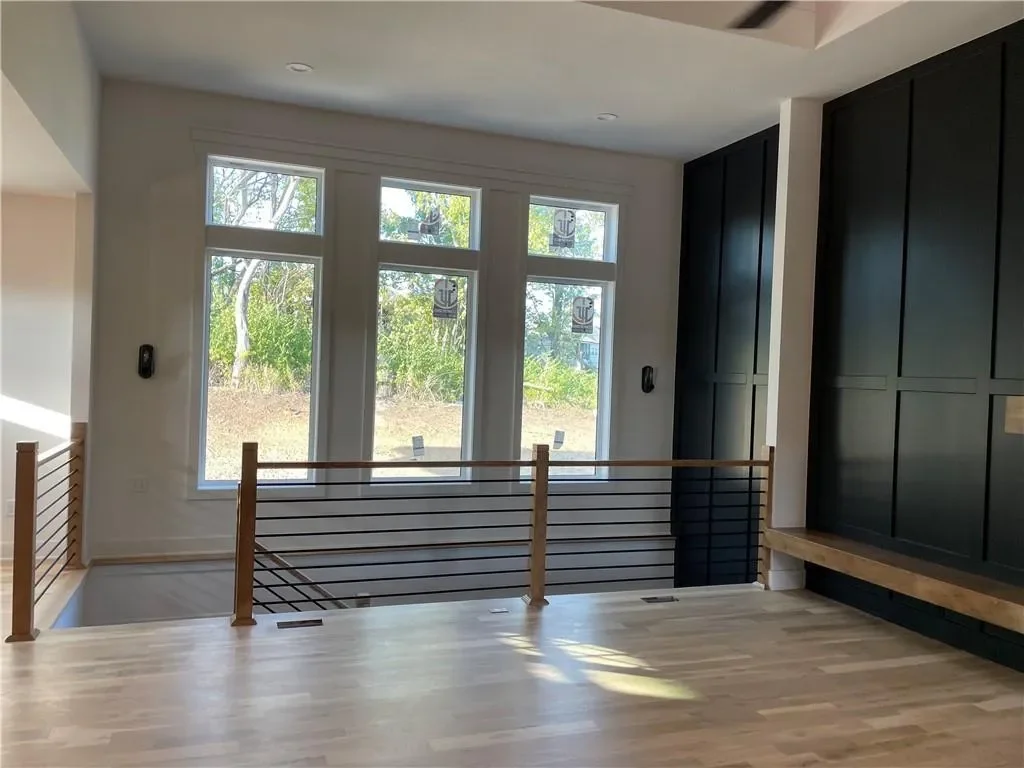 Gallery photo 8