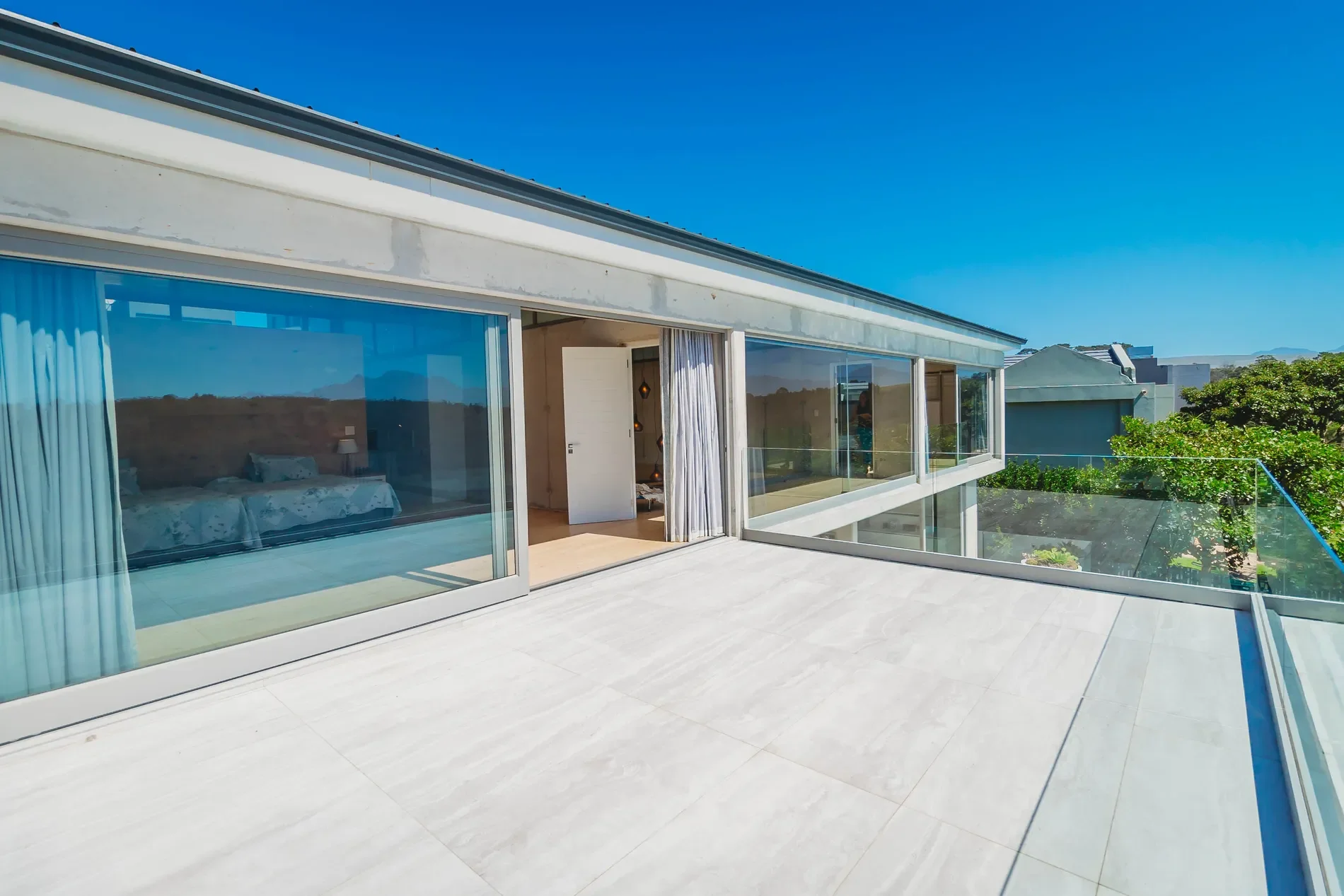 Exterior photo 9