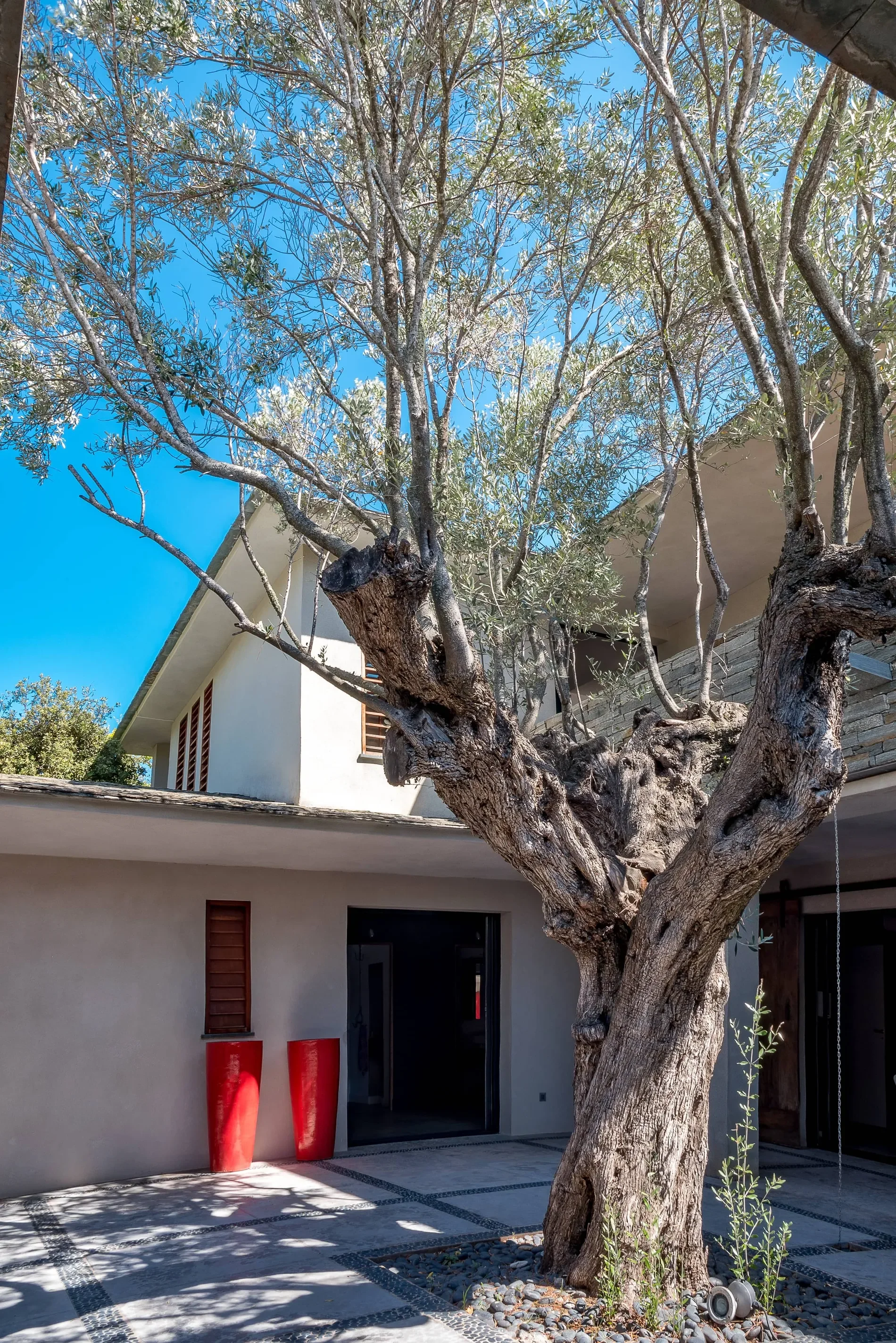 Exterior photo 4