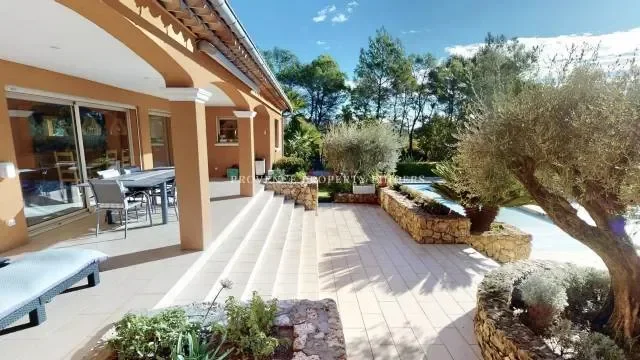 Lorgues, Provence-Alpes-Côte d'Azur, France. - Photo 14