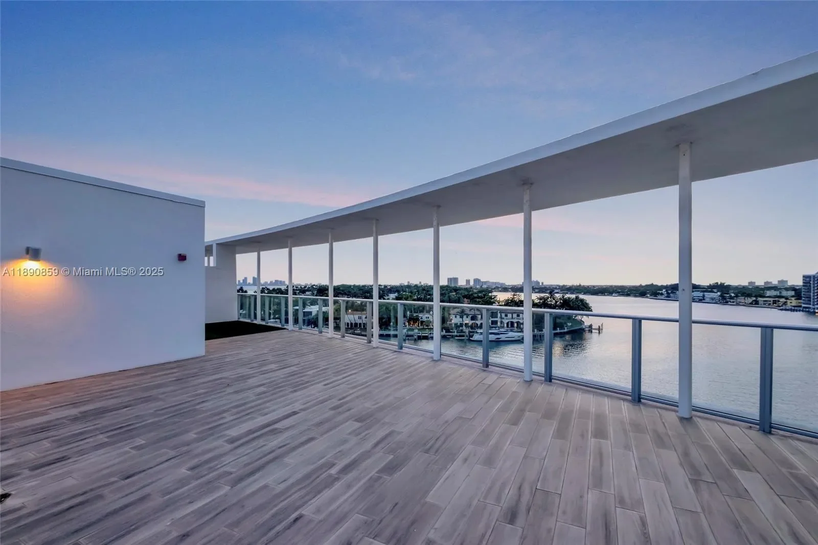 6620 Indian Creek Dr PH711, Miami Beach, Florida, United States. - Photo 42