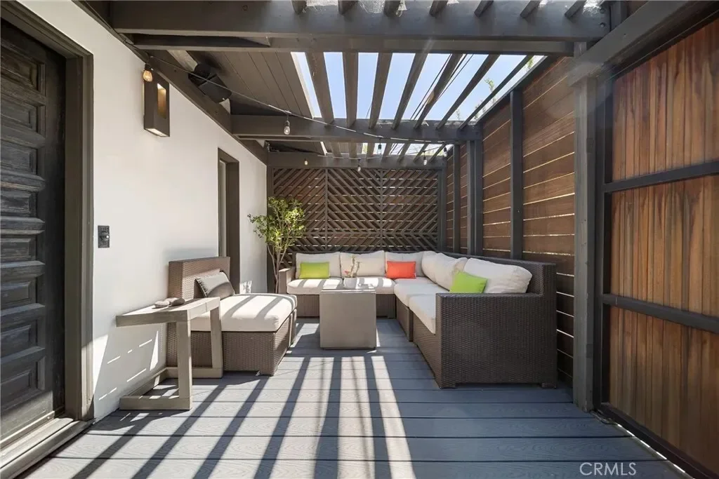 2522 Zorada Drive, Los Angeles, California, United States. - Photo 4
