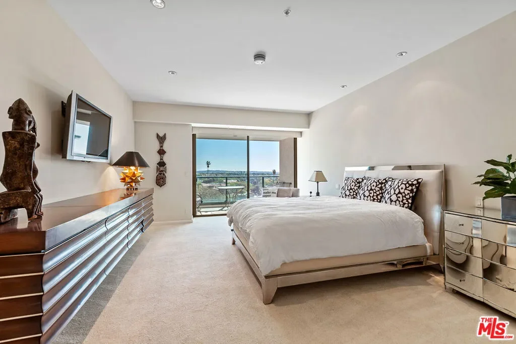 10490 Wilshire Boulevard 604, Los Angeles, California, United States. - Photo 26