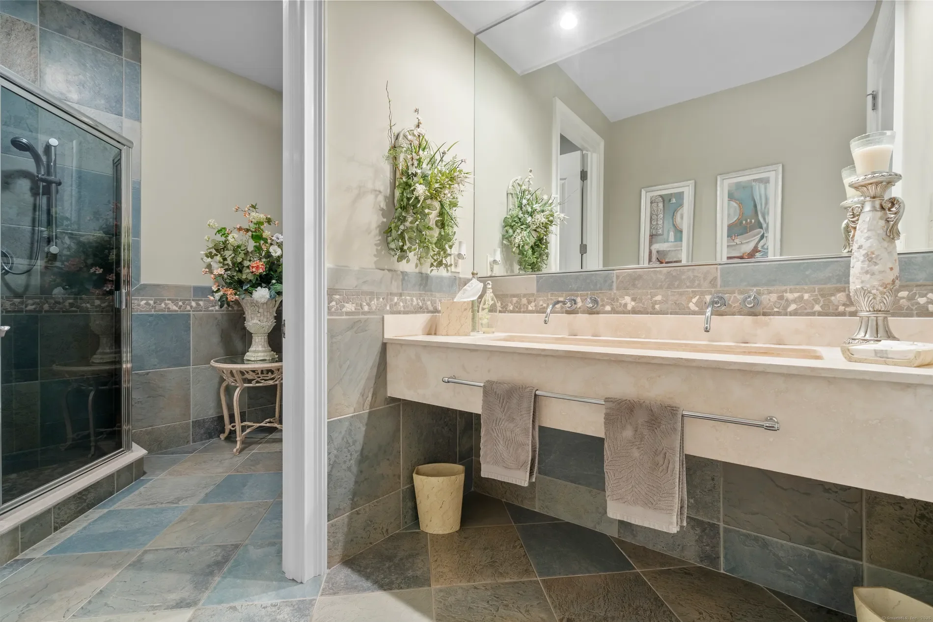 Gallery photo 2