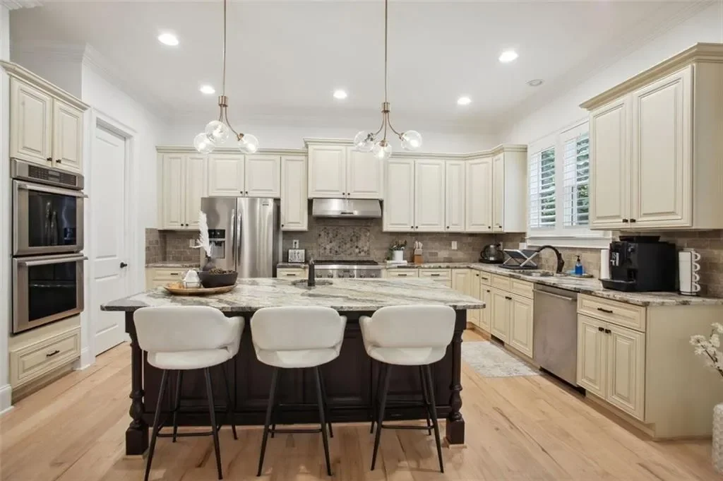 525 FOREST HILLS Drive, Atlanta, Georgia, United States. - Photo 8