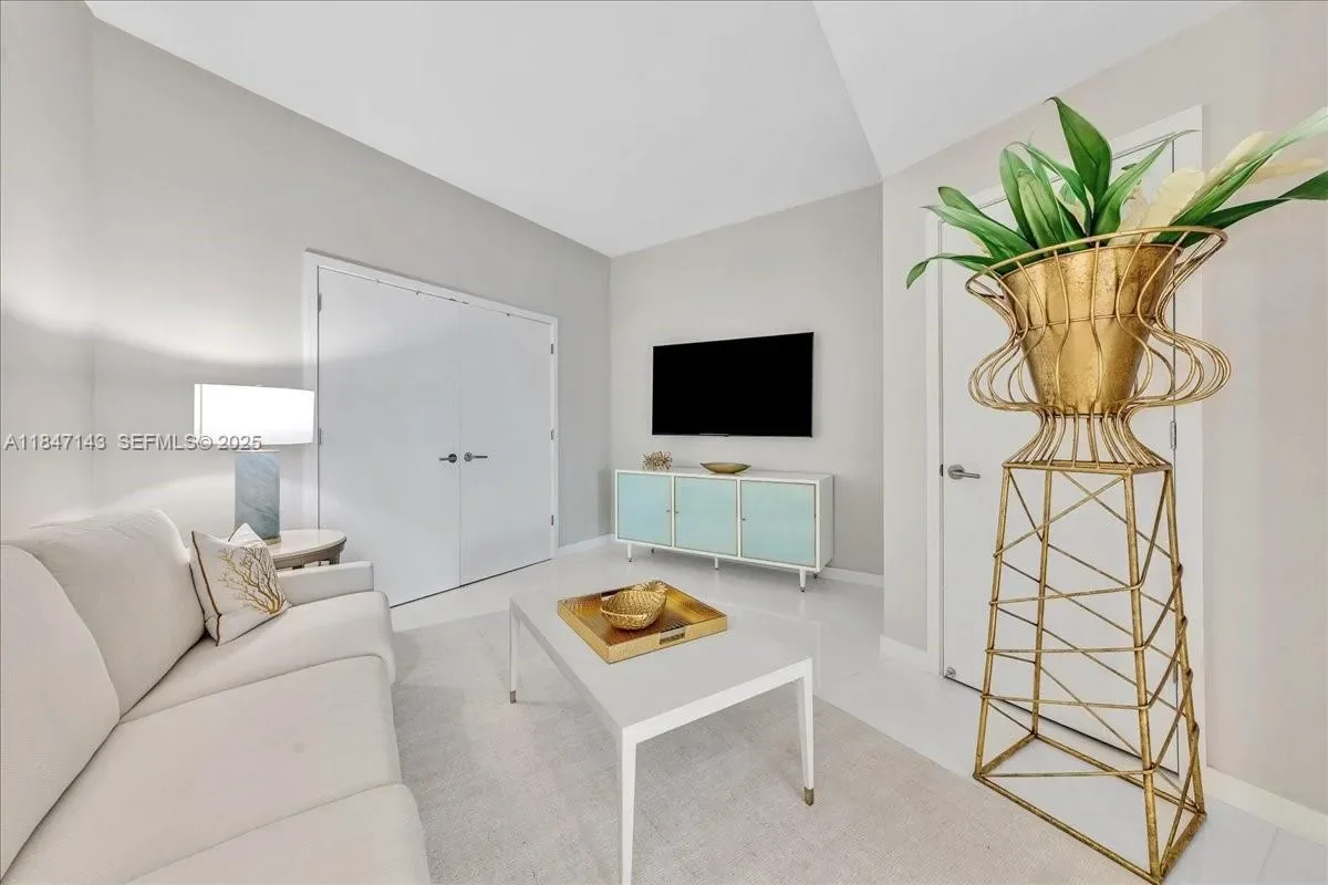 851 NE 1st Ave #3711, Miami, FL 33132, Miami, Florida, United States. - Photo 14